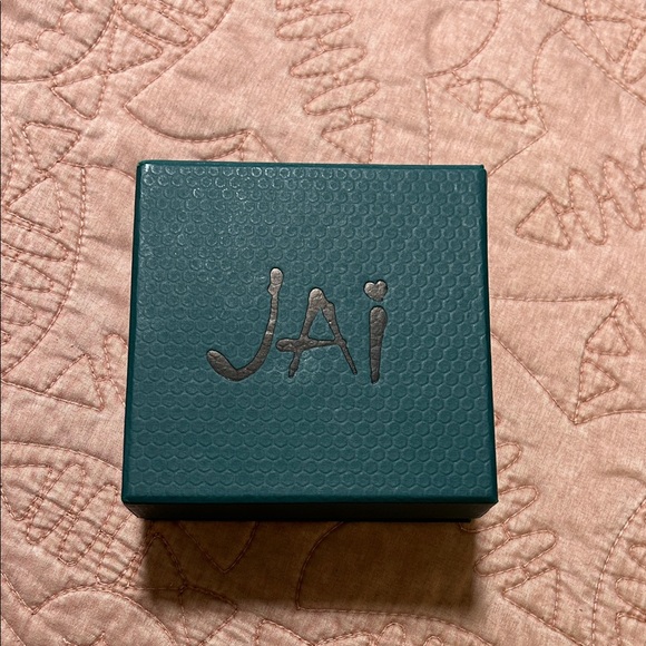 JAI Silver Chain Bracelet & Earring Set - Picture 5 of 5